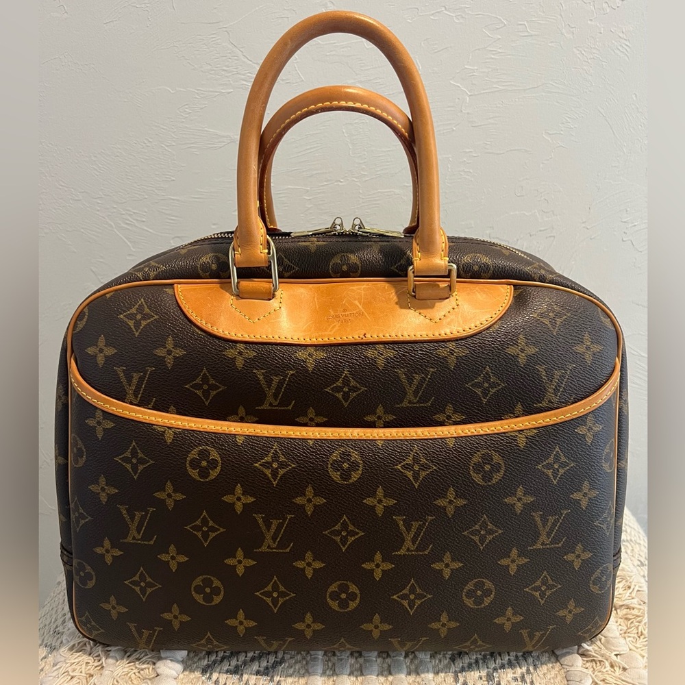 Authentic Louis Vuitton Beautiful Deauville Bag